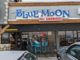 Blue Moon Bakery outside