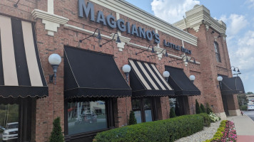 Maggiano's Little Italy outside