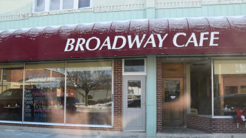 Broadway Cafe outside