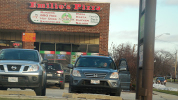 Emilio's Pizza food