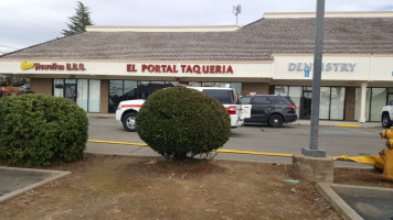 El Portal Taqueria outside
