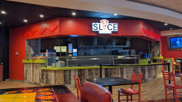 Slice Pizzeria At Harrah's Hoosier Park inside