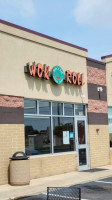 Wok Roll Chinese outside