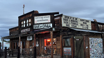 Joshua Tree Saloon outside