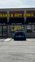 Nana's Hotdogs Unlimited outside
