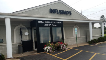 Infusino's Italian Pizzeria outside