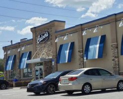 Culver’s outside