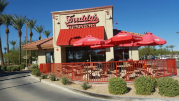 Freddy's Frozen Custard Steakburgers outside