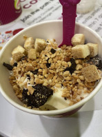 Menchie's Frozen Yogurt (heb Spring Market) food