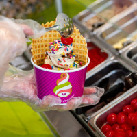 Menchie's Frozen Yogurt (heb Spring Market) inside