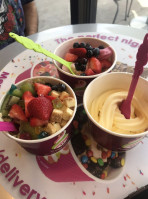 Menchie's Frozen Yogurt food