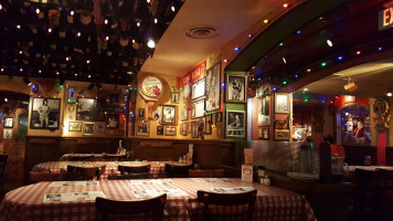 Buca Di Beppo Italian food