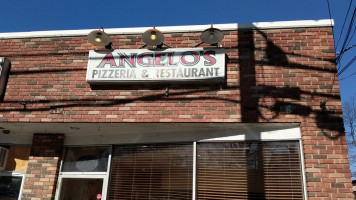 Angelo's Pizzeria food