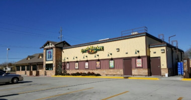 Braum's Ice Cream Dairy Store outside