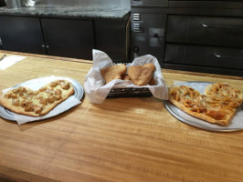 Genova's Pizza Pastaria food