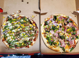 Mod Pizza food