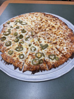 Round Table Pizza food