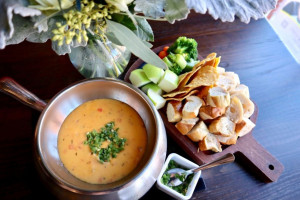The Melting Pot food