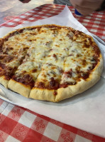 Capri's Pizza food