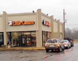 Little Caesars Pizza outside