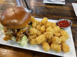 Burg Barrel Overland Park food