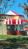 Bruster's Real Ice Cream outside