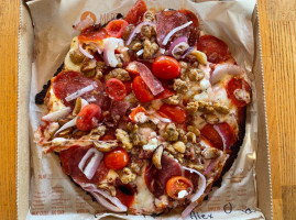 Blaze Pizza food