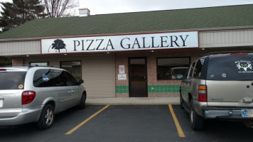 Pizza Gallery outside