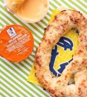 Wetzel's Pretzels food