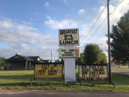 Big Bob's -pizzeria outside