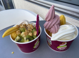 Menchie's Frozen Yogurt food