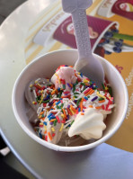 Menchie's Frozen Yogurt food