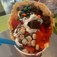 Menchie's Frozen Yogurt food