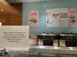 Pinkberry inside