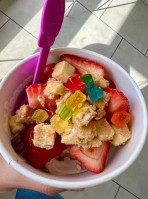 Menchie's Frozen Yogurt food