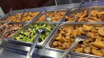 Golden Wok Chinese Buffet food