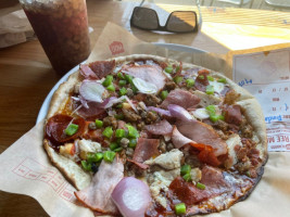 Mod Pizza food