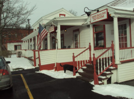 Three Bear Inn outside