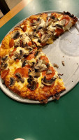 Round Table Pizza food