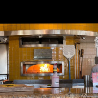 California Pizza Kitchen At Brentwood food