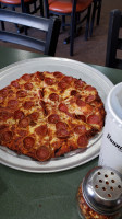 Round Table Pizza food