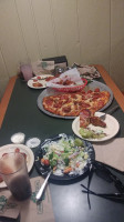 Round Table Pizza food