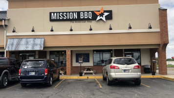 Mission Bbq outside