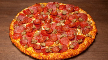 Round Table Pizza food