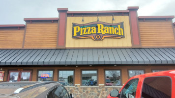 Pizza Ranch food