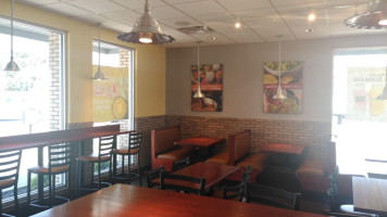 Taco Bueno inside