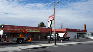 Golden Szechuan Inn outside