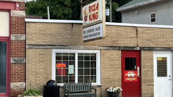 Battle Ground Pizza King outside