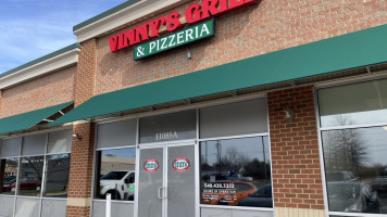 Vinny's Italian Grill Pizzeria outside