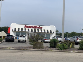 Steak 'n Shake outside